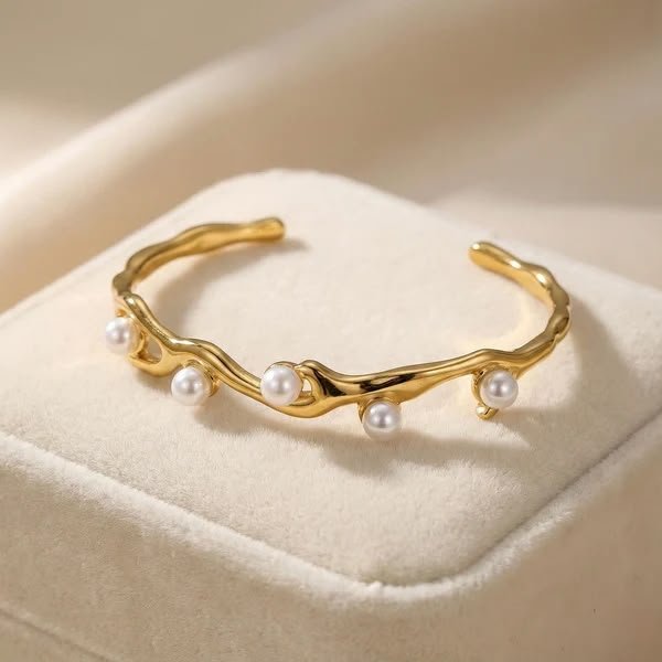 Everyday wear premium antiturnish  bracelet